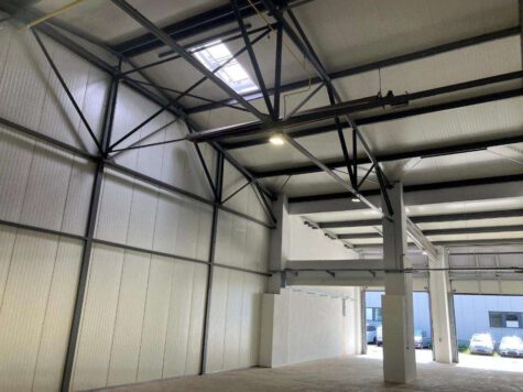 Praktische Lagerhalle mit Sektionaltoren – Größe ca. 566 m², 04178 Leipzig, Halle